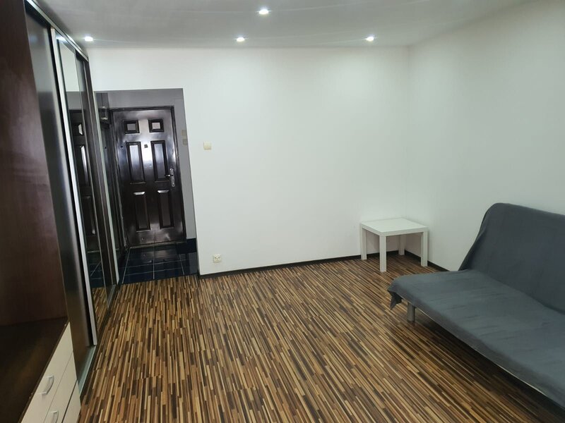 Titan, Bd. 1 Decembrie 1918, Faur, bloc reabilitat, fara risc seismic